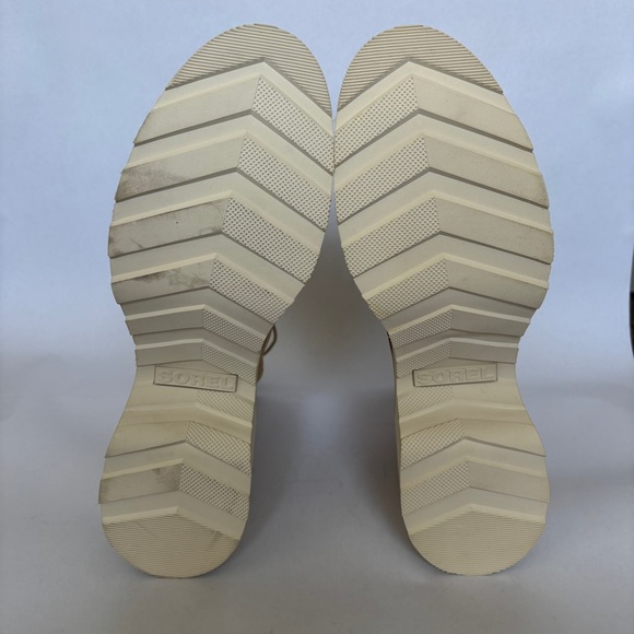 Sorel Women's tan leather waterproof Hi-Line Lace Heel Boots size 11 NWT - Picture 4 of 9